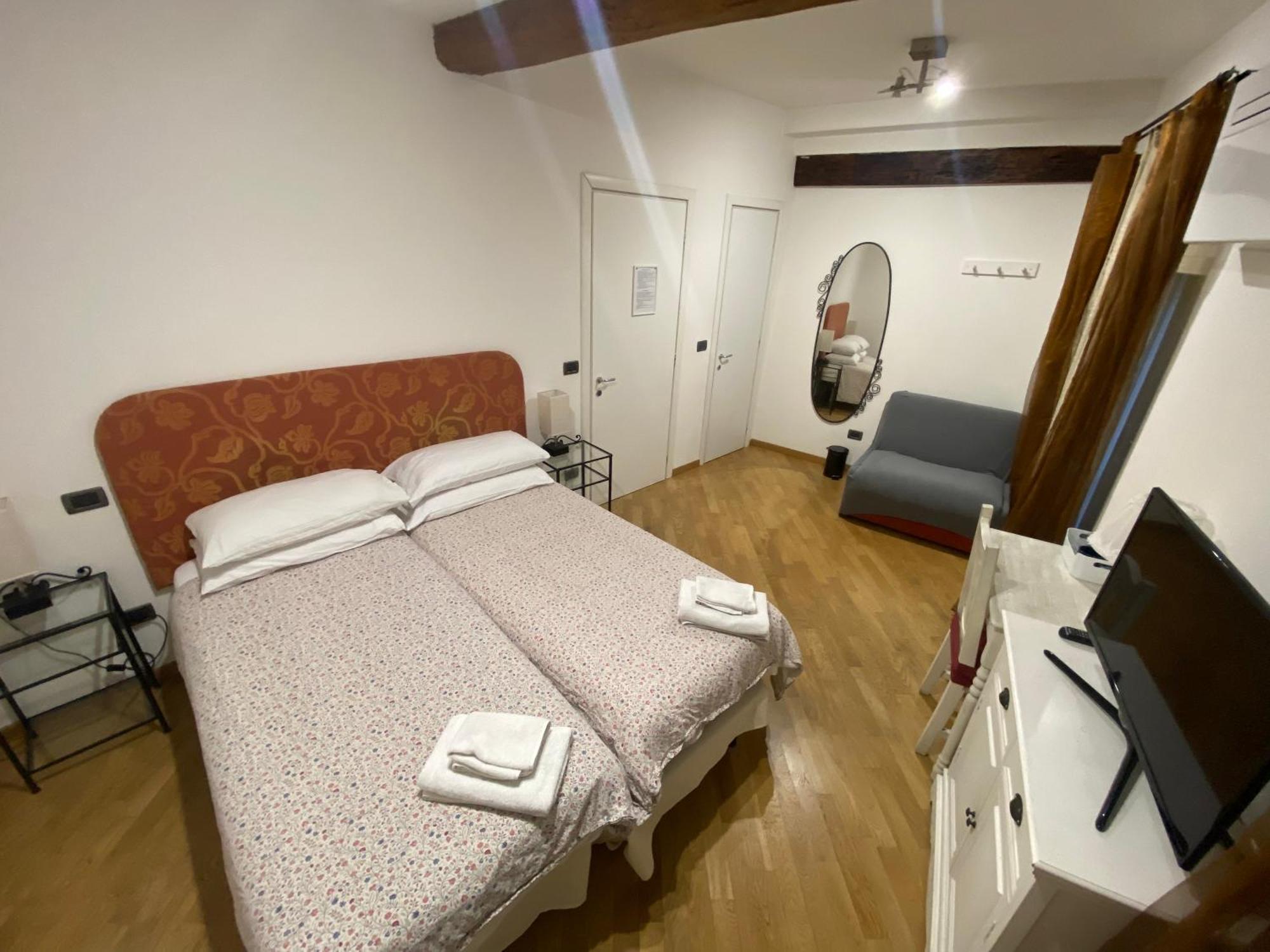 B&B And Home La Piazzetta Della Pioggia ボローニャ エクステリア 写真